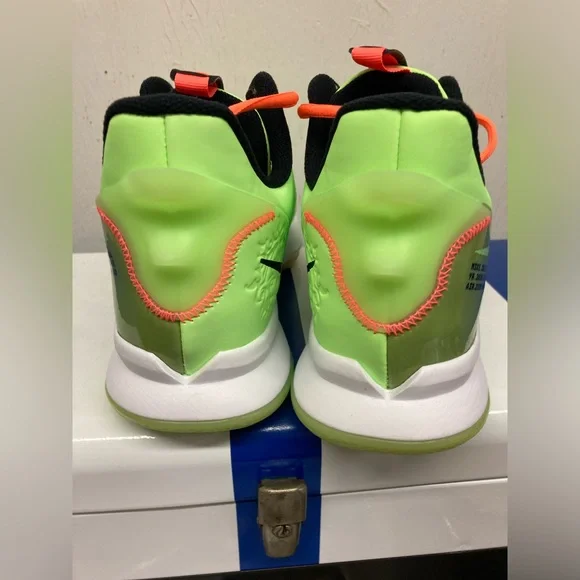 Nike Lebron Witness 5 Grinch, CQ9380-300, worn once, sz 14  display picture 2